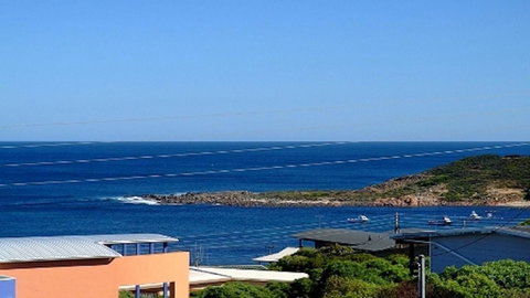 Tru Blu - Enjoy Sweeping 180 Degree Views Of Gracetown In This Modern Family Beach House - Winery Find 10
