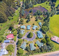 Giants Table and Cottages - Winery Find