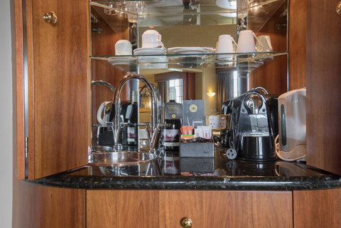 Country Club Tasmania - Winery Find 36