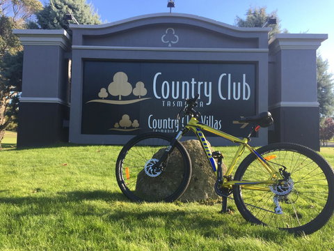 Country Club Tasmania - Winery Find 35