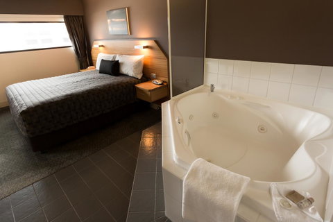 The Old Woolstore Apartment Hotel - Winery Find 28
