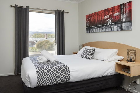 Elphin Serviced Apartments - Winery Find 34