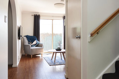 Elphin Serviced Apartments - Winery Find 36