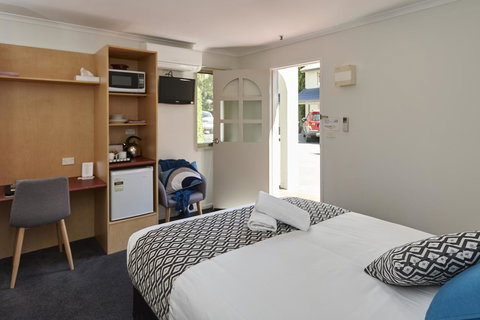 Elphin Serviced Apartments - Winery Find 33
