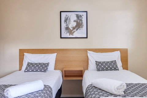 Elphin Serviced Apartments - Winery Find 3