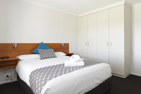 Elphin Serviced Apartments - Winery Find 25