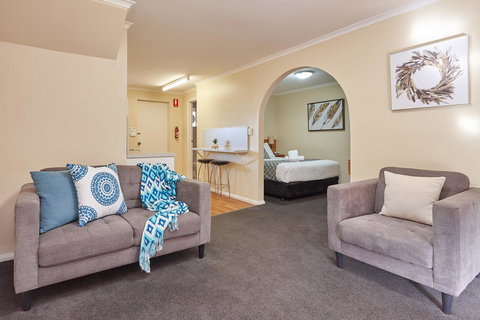 Elphin Serviced Apartments - Winery Find 9