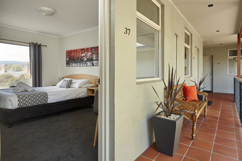 Elphin Serviced Apartments - Winery Find 35