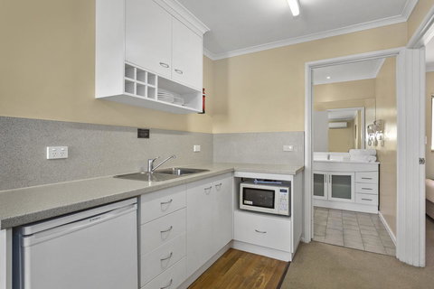 Elphin Serviced Apartments - Winery Find 39