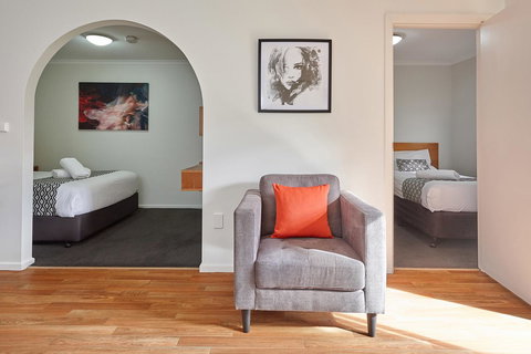 Elphin Serviced Apartments - Winery Find 5