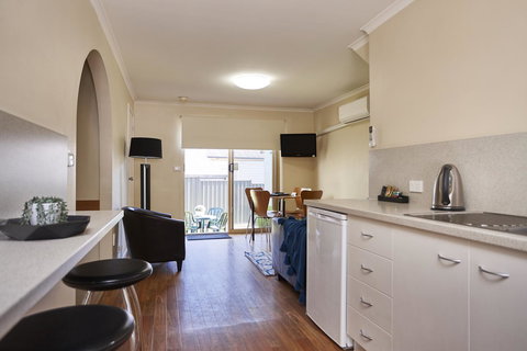 Elphin Serviced Apartments - Winery Find 30