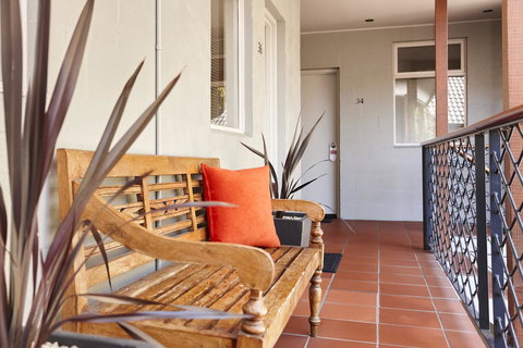 Elphin Serviced Apartments - Winery Find 17