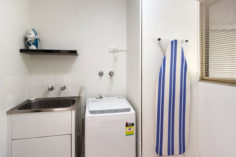 Elphin Serviced Apartments - Winery Find 28