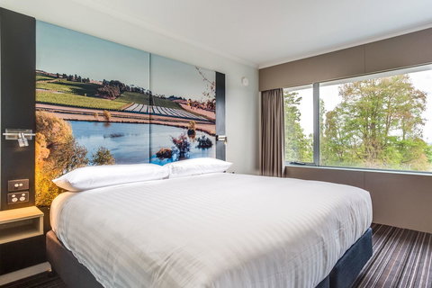Mercure Launceston - Winery Find 13