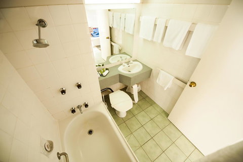 Parklane Motel - Winery Find 17