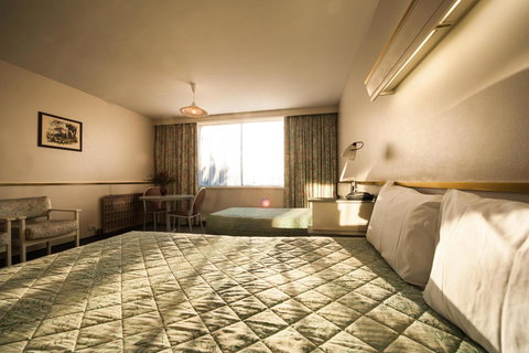 Parklane Motel - Winery Find 15