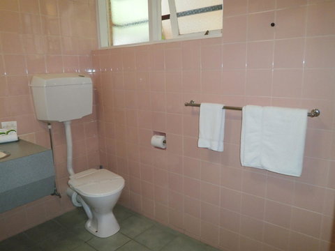 Parklane Motel - Winery Find 36