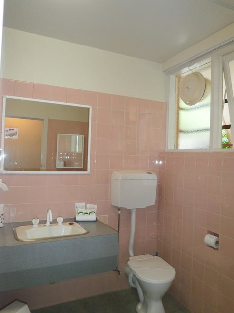 Parklane Motel - Winery Find 41