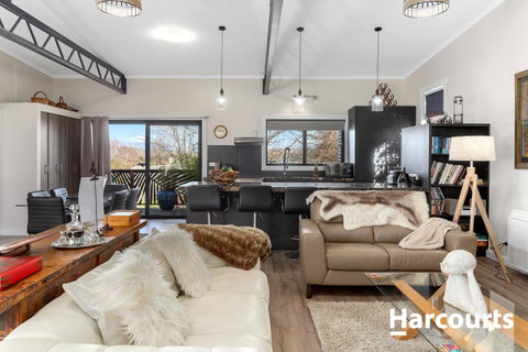 The WeareHouse In Deloraine - Winery Find 2