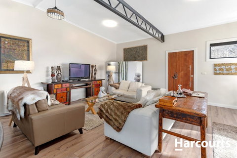 The WeareHouse In Deloraine - Winery Find 15