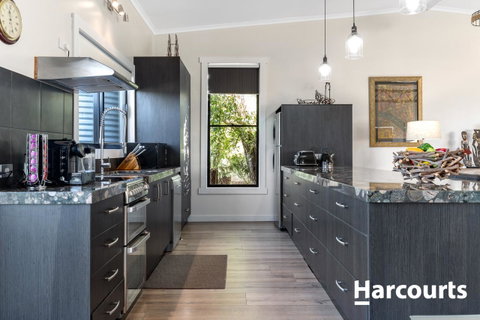 The WeareHouse In Deloraine - Winery Find 6