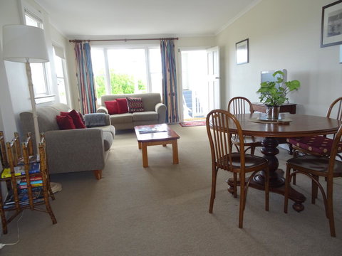Highbury Apartments - Winery Find 16
