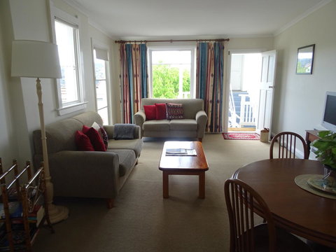 Highbury Apartments - Winery Find 13