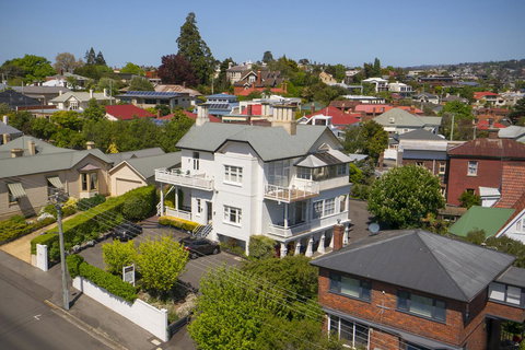 Highbury Apartments - Winery Find 0