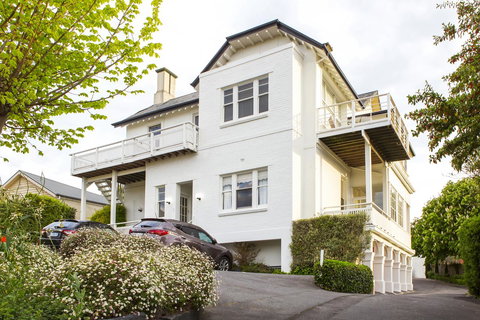 Highbury Apartments - Winery Find 7