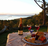 Island View Spa Cottage - Winery Find