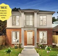 NEW Inner Melb Luxury Modern Grand Holiday House - Great Location Wifi Parking - Winery Find
