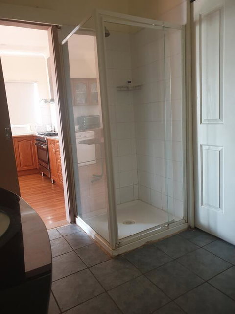 Newell Hwy Caravan Park - Winery Find 0