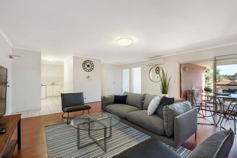 North Ryde Self Contained 2 Bed Apartment (37CULL) - Winery Find 1