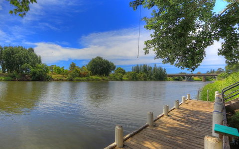 NRMA Bairnsdale Riverside Holiday Park - Winery Find 0