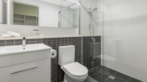 Oaks Brisbane Woolloongabba Suites - Winery Find 1