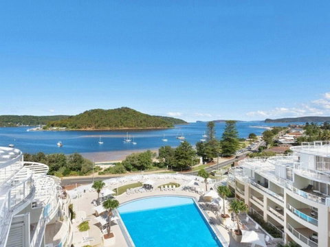 Ocean Panorama - 1 Bedroom Oceanview Apt - Winery Find 3