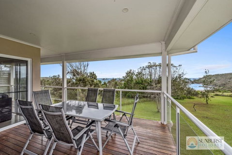 Oceanview Beach Front - Winery Find 1