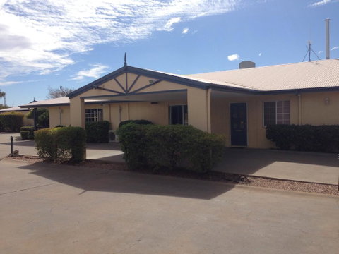 Outback Motel - Winery Find 2