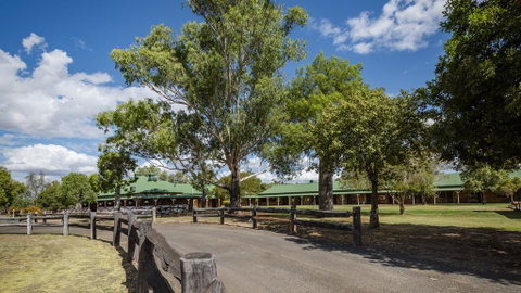 Overlander Homestead Motel - Winery Find 0