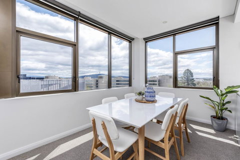 Oversized Luxe 1 Bedder - Amazing Barton - Gym - Winery Find 3