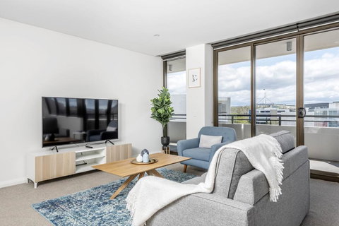 Oversized Luxe 1 Bedder - Amazing Barton - Gym - Winery Find 2