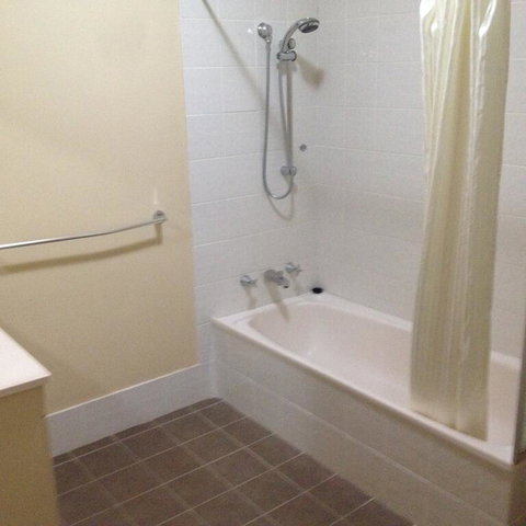 Oxley Court Serviced Apartments - Winery Find 3