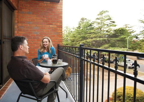 Oxley Court Serviced Apartments - Winery Find 0