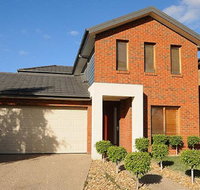 Pampas Grass Homestay A - Winery Find