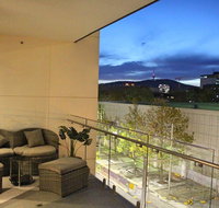Perfectly Located Modern Apartment - Canberra CBD - Winery Find