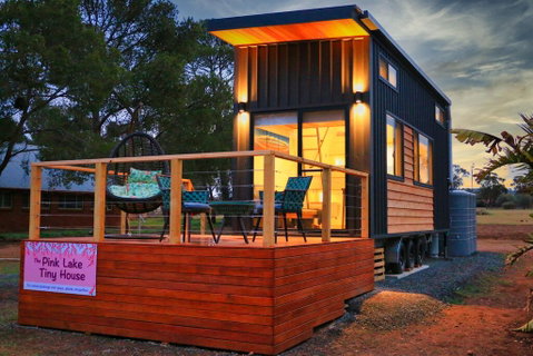 Pink Lake Tiny House - Winery Find 0