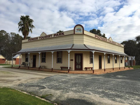 Pioneer Tourist Park - Winery Find 0