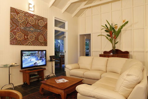 Port Douglas Cottage & Lodge - Winery Find 2