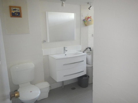 Portsea 16 14 Surf Street - Winery Find 3