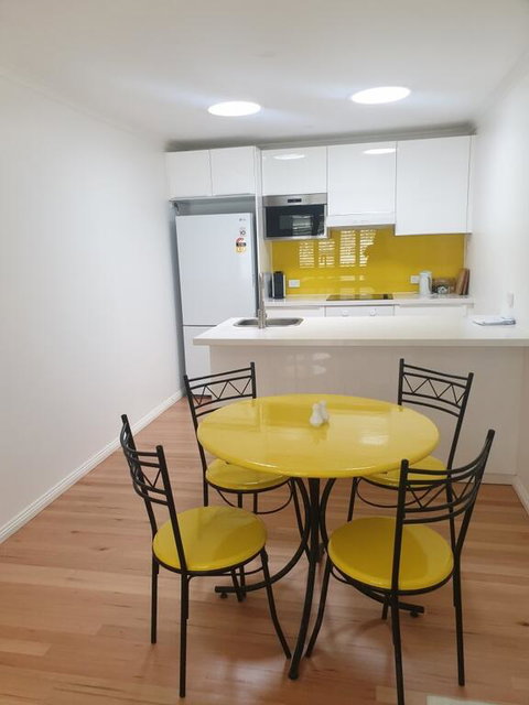 Race Course Apartments - Winery Find 3